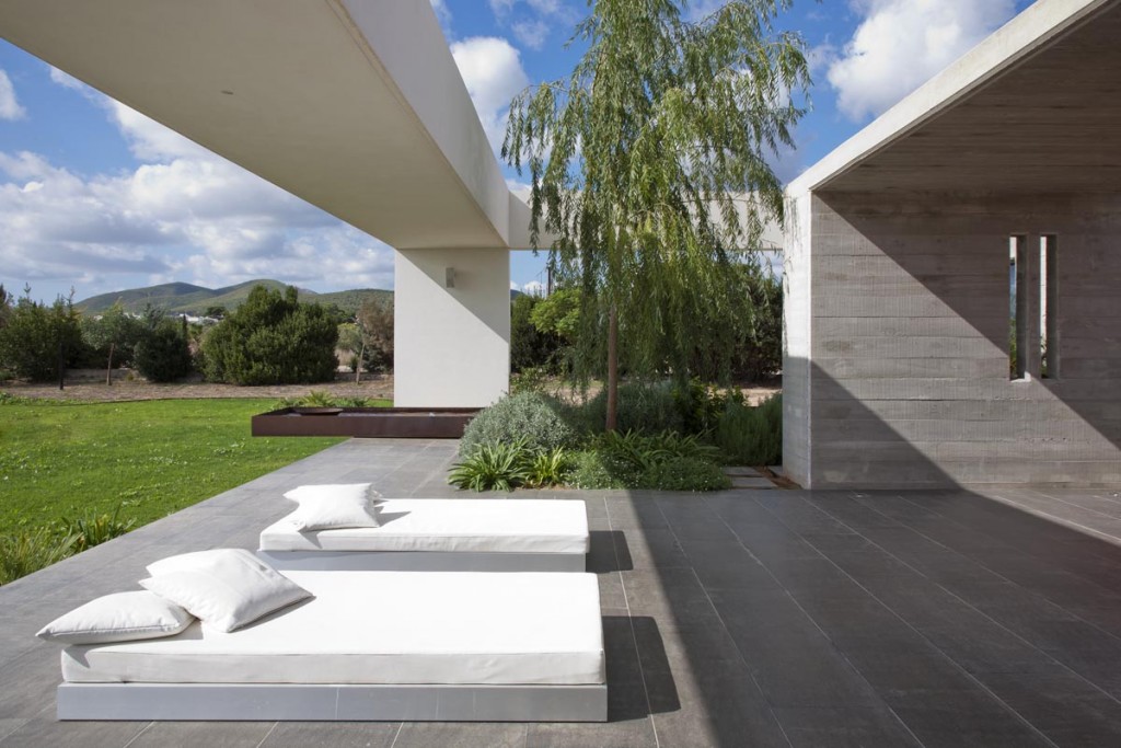 07-outdoor-living-area